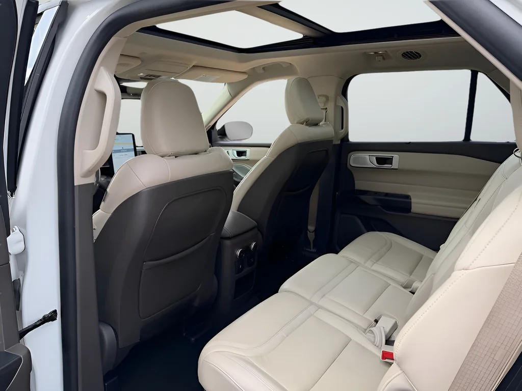 Used 2020 White Ford Platinum image 23