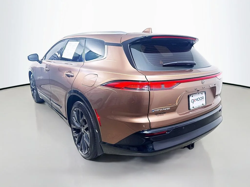 Certified Used 2025 Bronze Age Toyota Limited image 5