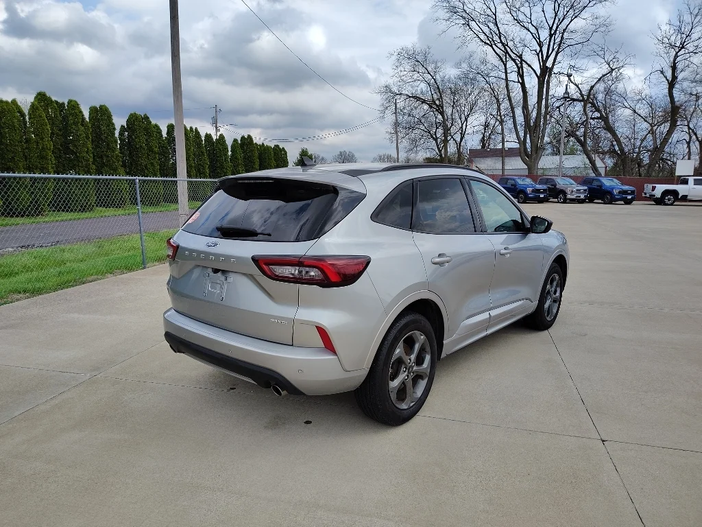Used 2024 Iconic Silver Metallic Ford ST-Line image 4