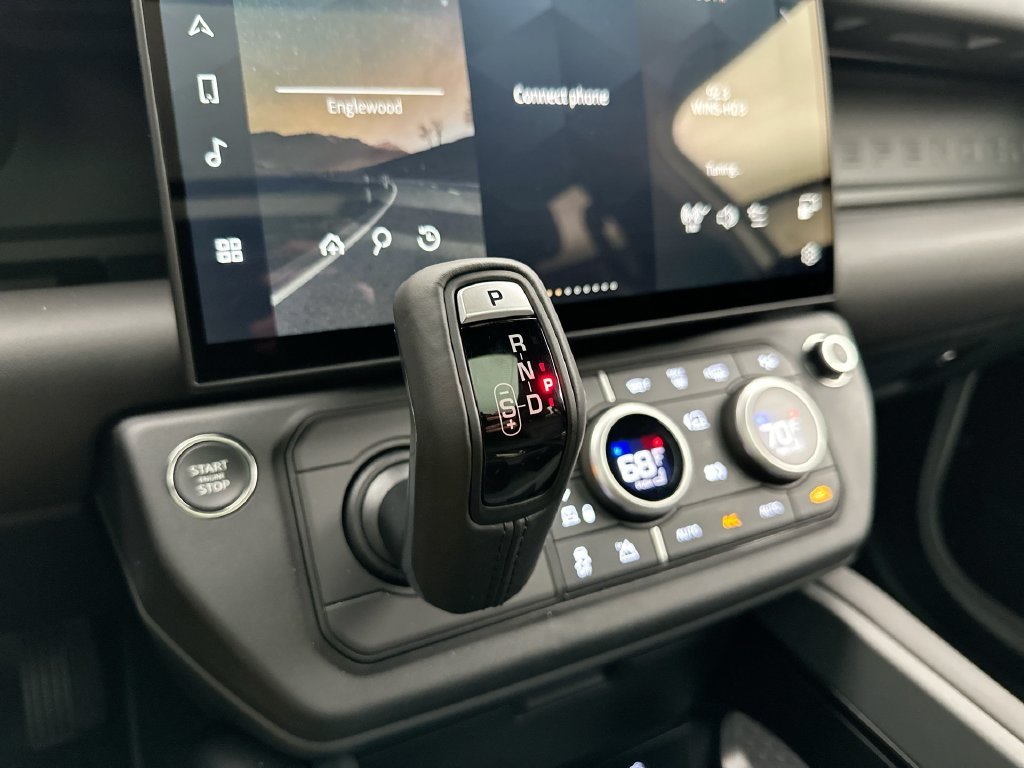New 2026 Fuji White Land Rover X-Dynamic SE image 13