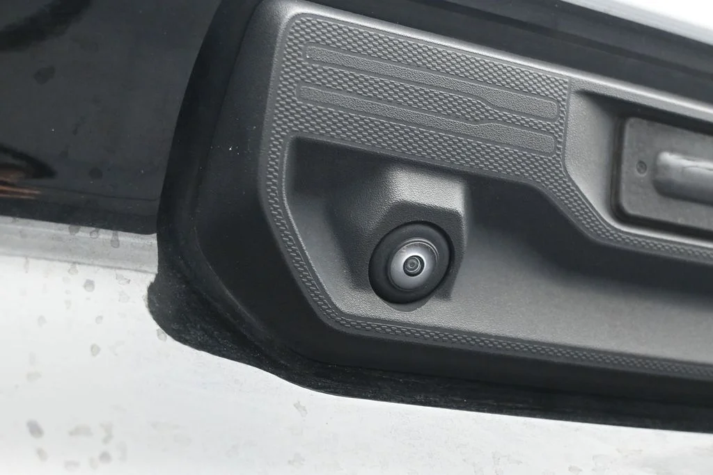 Used 2022 Black Chevrolet Custom image 33