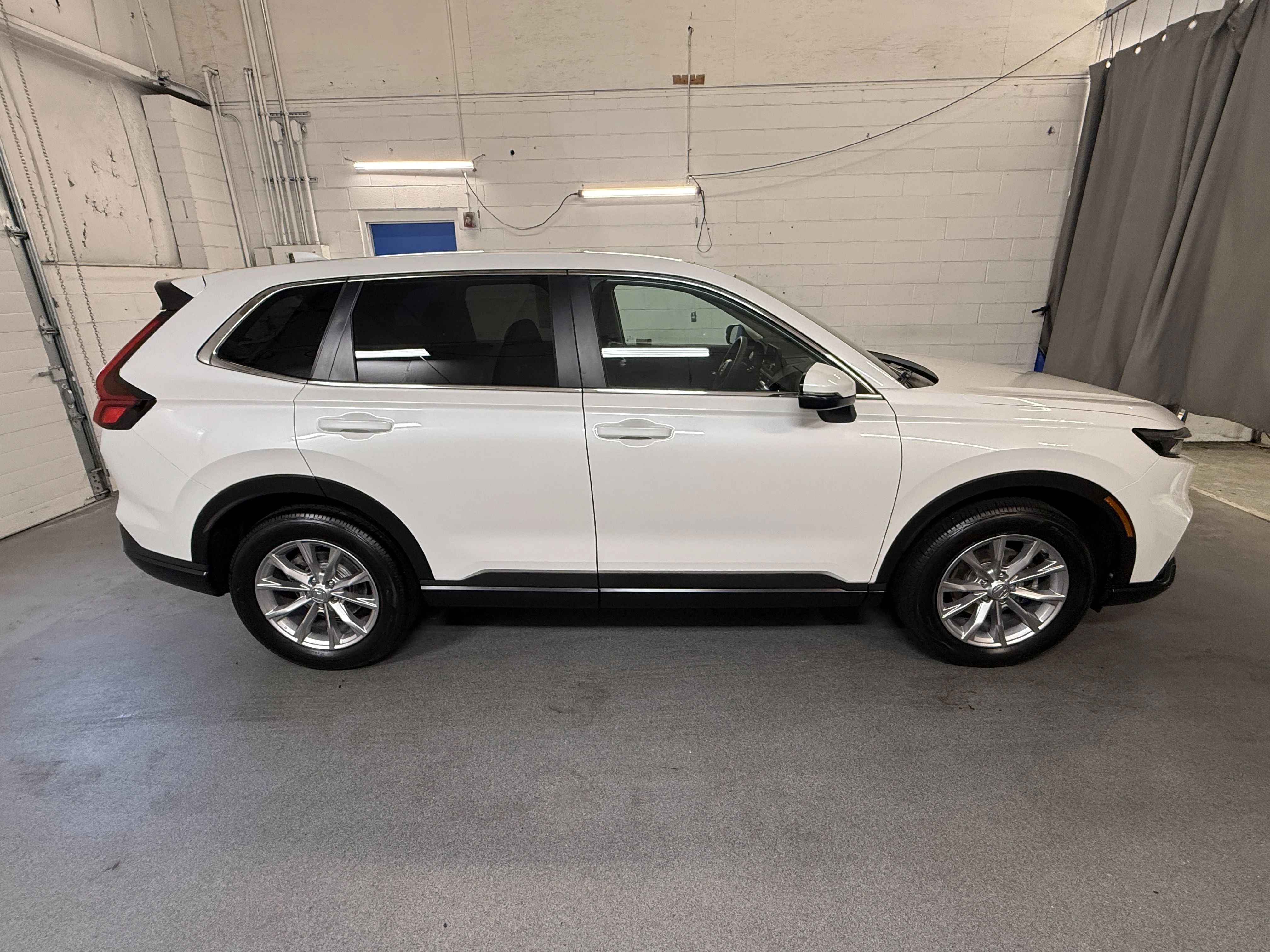 Certified Used 2024 Platinum White Pearl Honda EX image 10