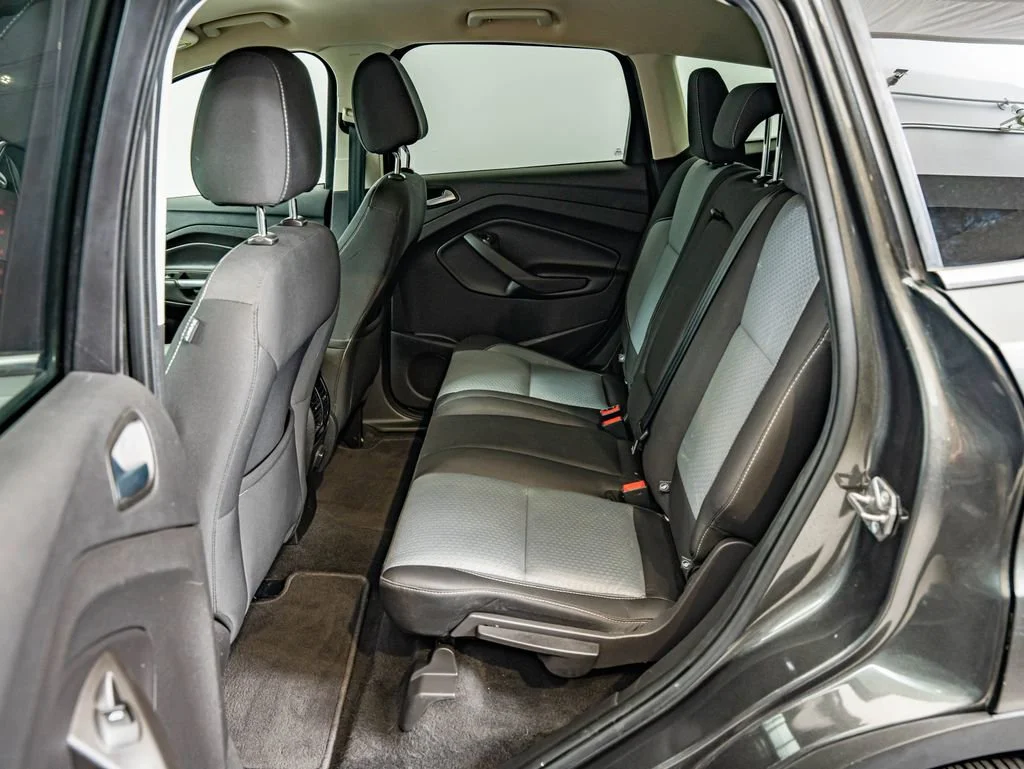 Used 2017 Magnetic Metallic Ford SE image 32
