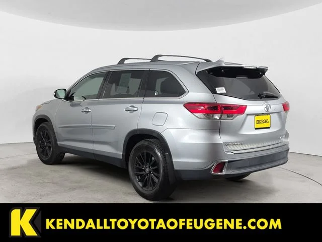 Used 2019 Silver Toyota XLE image 7