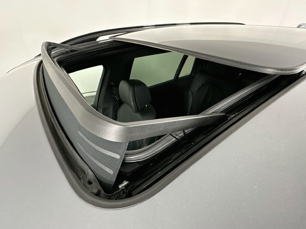 Used 2023 Skyscraper Grey Metallic BMW xDrive40i image 22