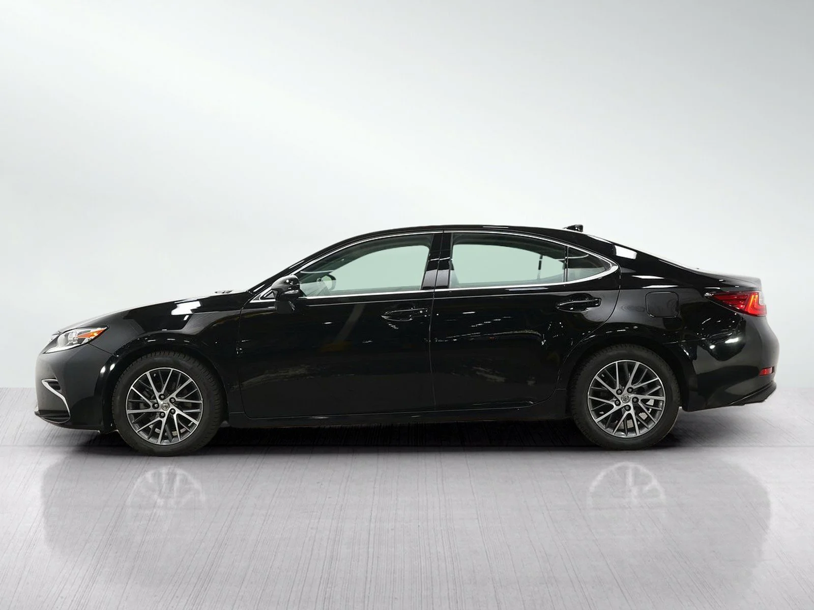 Used 2017 Lexus ES 350 with VIN 58ABK1GG0HU049624 for sale in Bloomington, Minnesota
