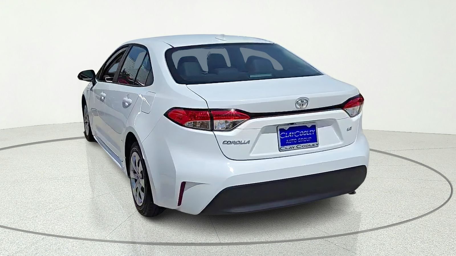 Used 2025 White Toyota LE image 7