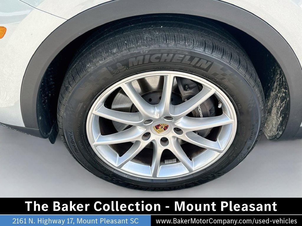 Used 2021 Silver Porsche Base image 32