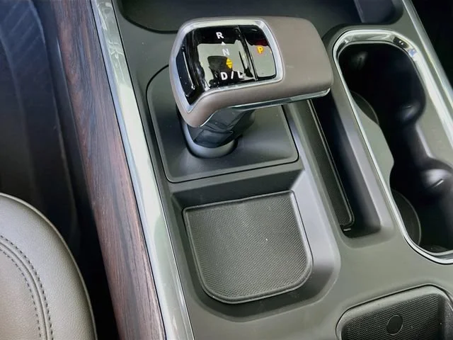 2026 GMC Sierra 1500 SLT - Photo 12