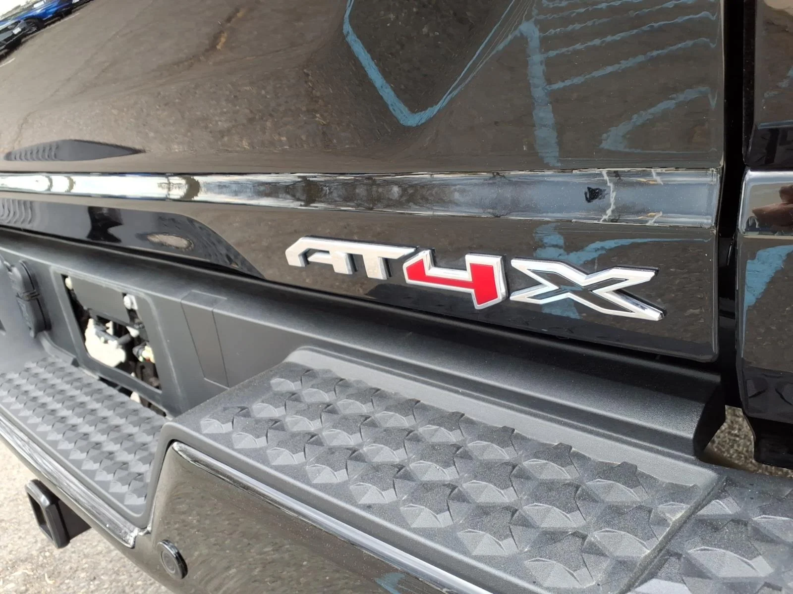 Used 2024 Onyx Black GMC AT4X image 17