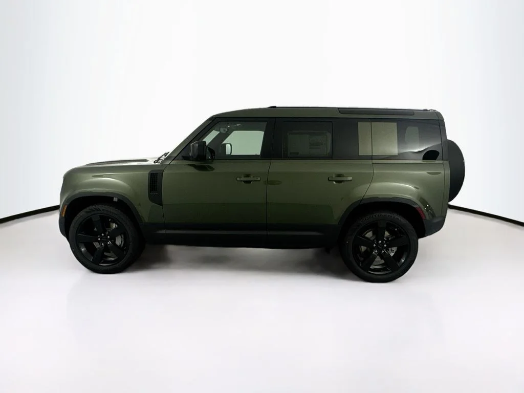 New 2026 Woolstone Green Land Rover S image 8