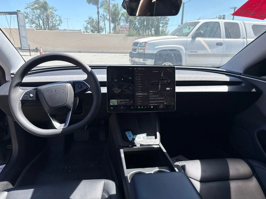 Used 2024  Tesla Base image 20