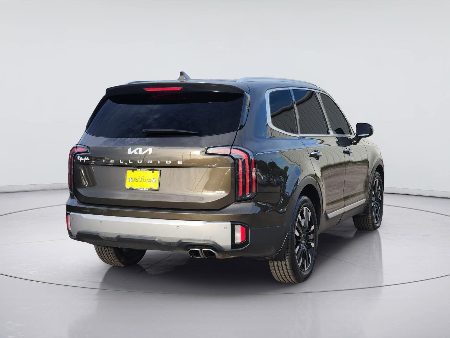 Used 2024 Dark Moss Kia SX image 5