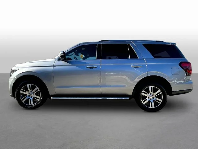 Used 2023 Silver Ford Limited image 4