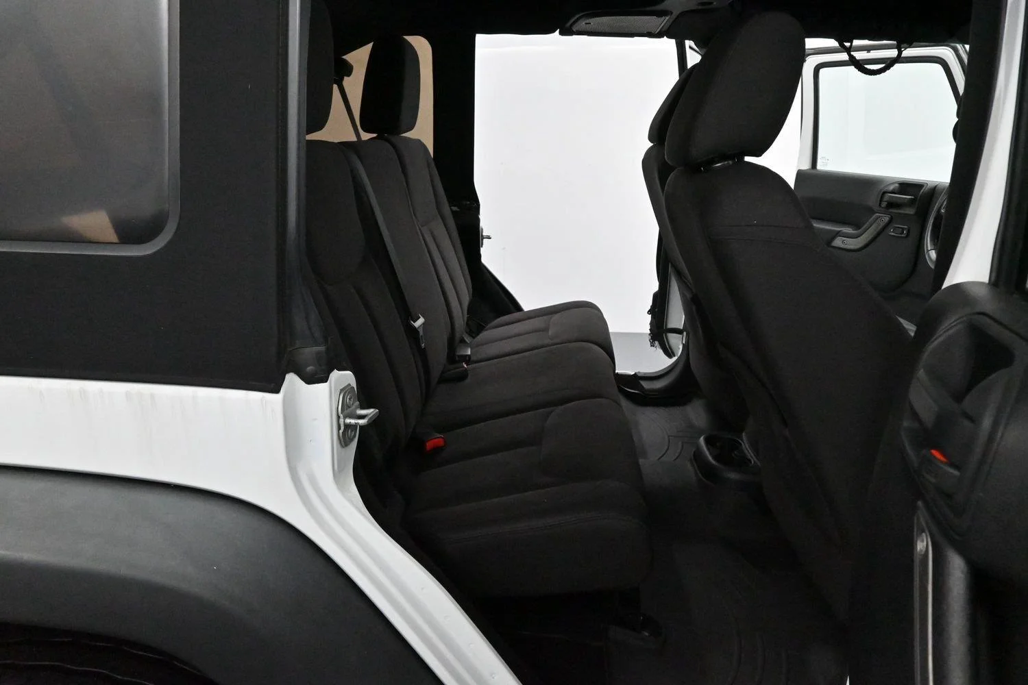Used 2015 Bright White Clearcoat Jeep Sport image 27