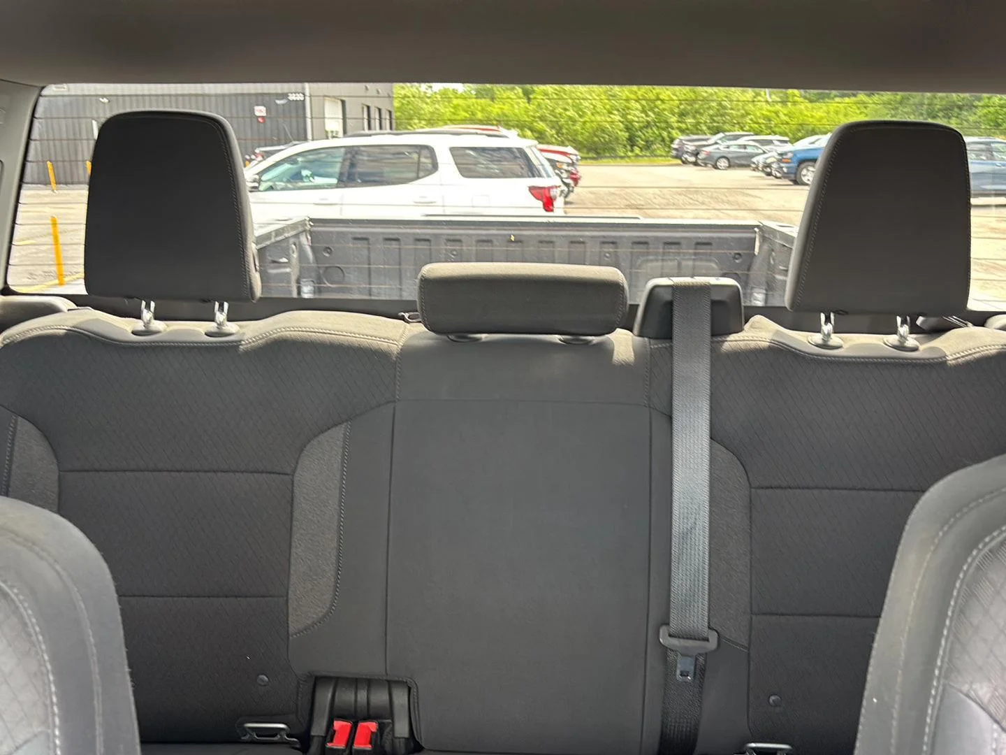 Used 2019 SILVER ICE METALLIC Chevrolet LT image 28