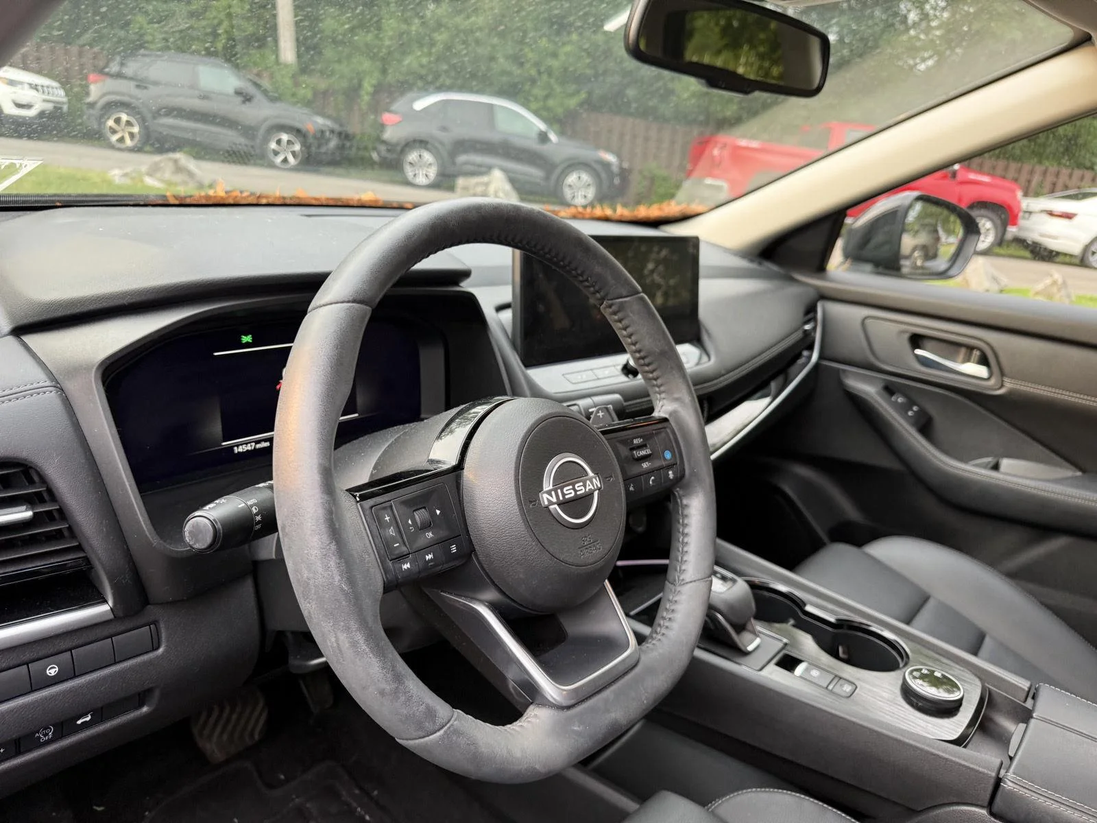 Used 2024 Super Black Nissan SL image 9