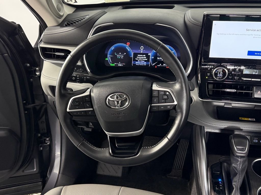 Used 2024 Magnetic Gray Metallic Toyota Platinum image 11