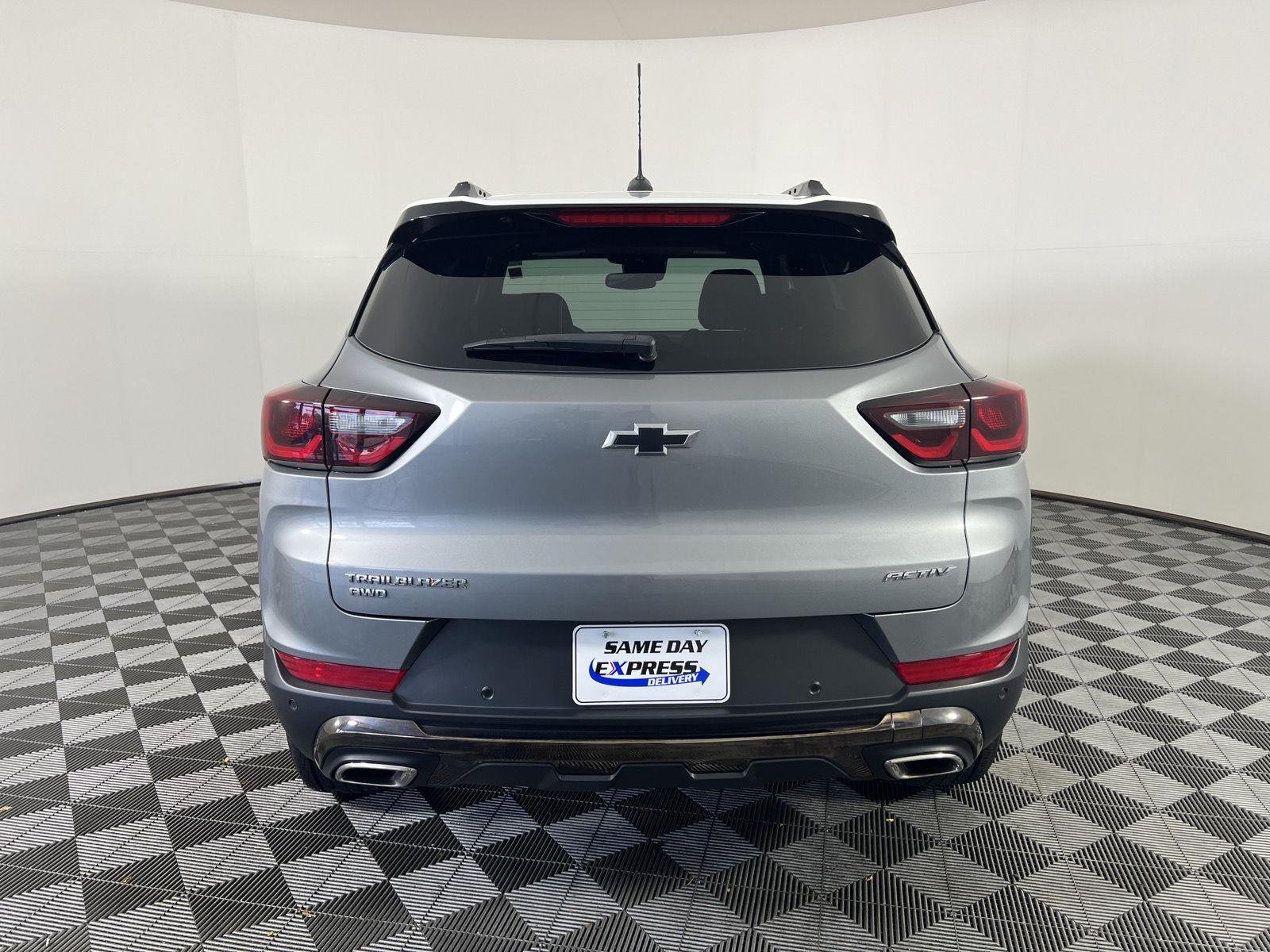 Used 2024 Sterling Gray Metallic Chevrolet ACTIV image 26