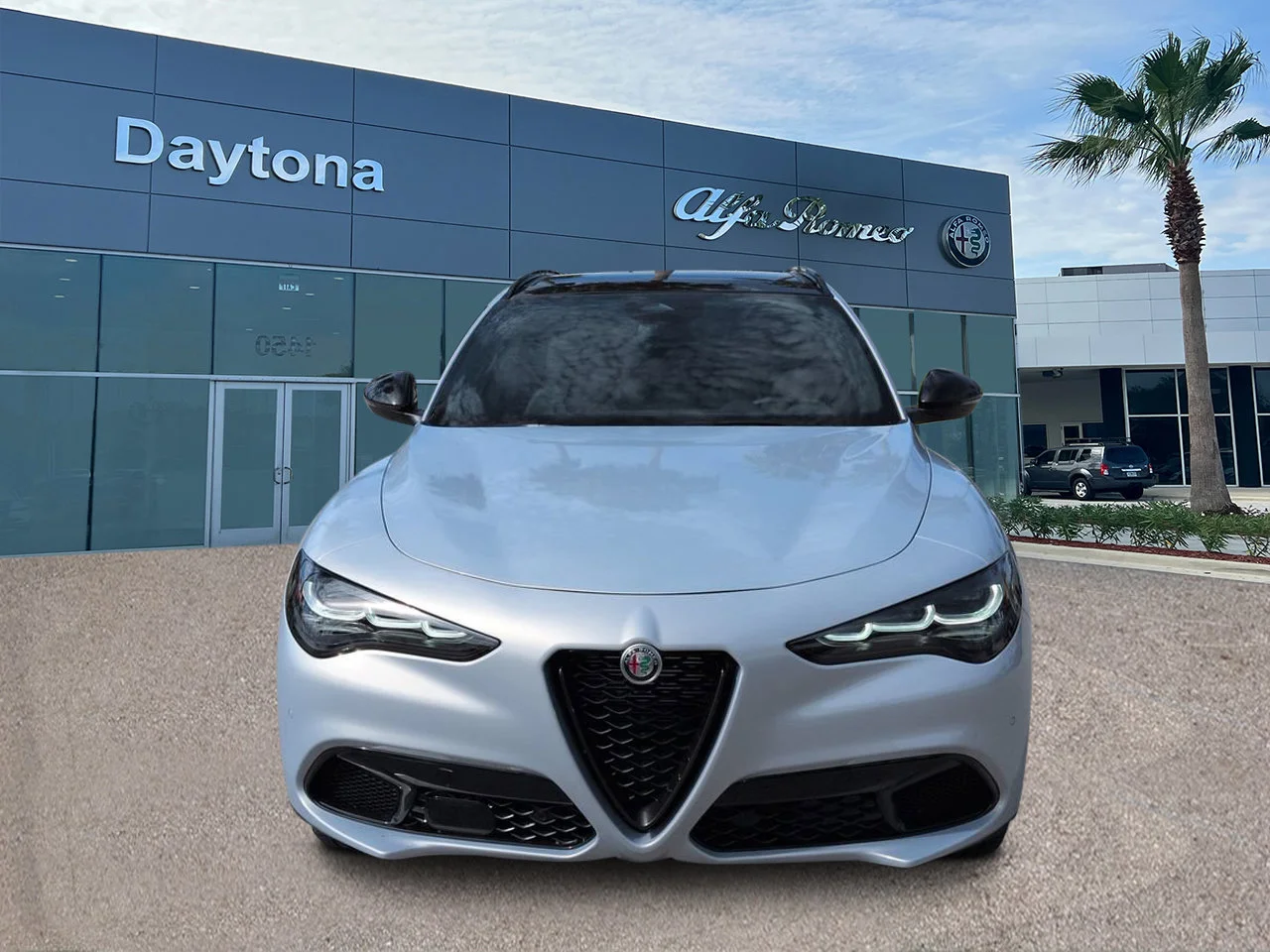 New 2026 Moonlight Gray Metallic Exterior Paint Alfa Romeo  image 8