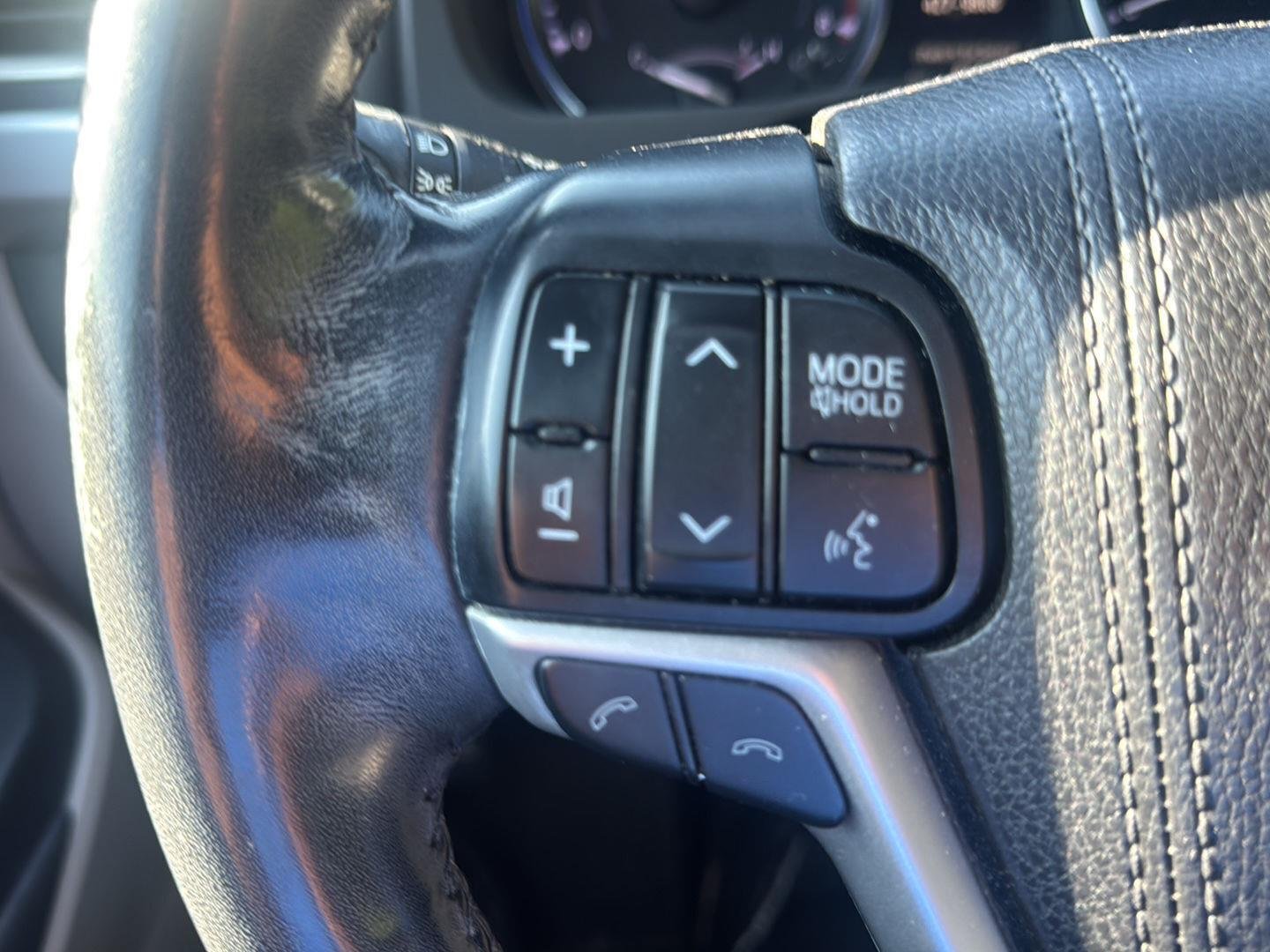 Used 2019 Blizzard Pearl Toyota Limited Platinum image 15