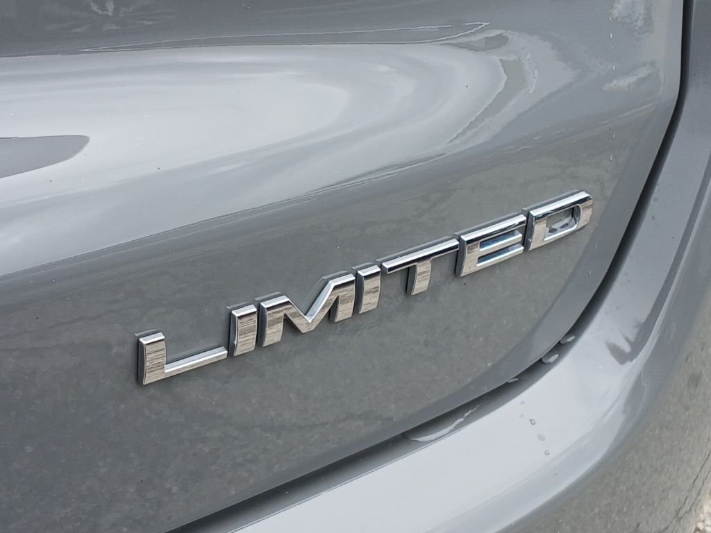 Used 2023 Gray Jeep Limited image 28