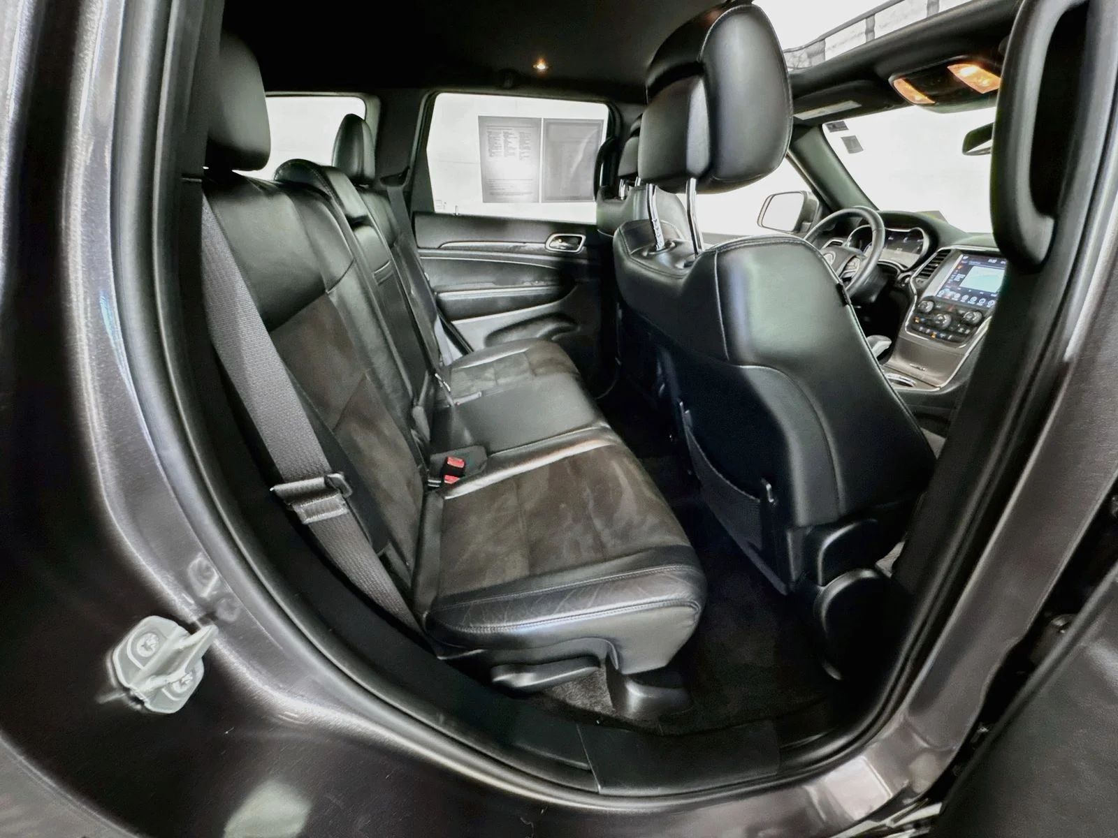 Used 2018 Gray Jeep Altitude image 27