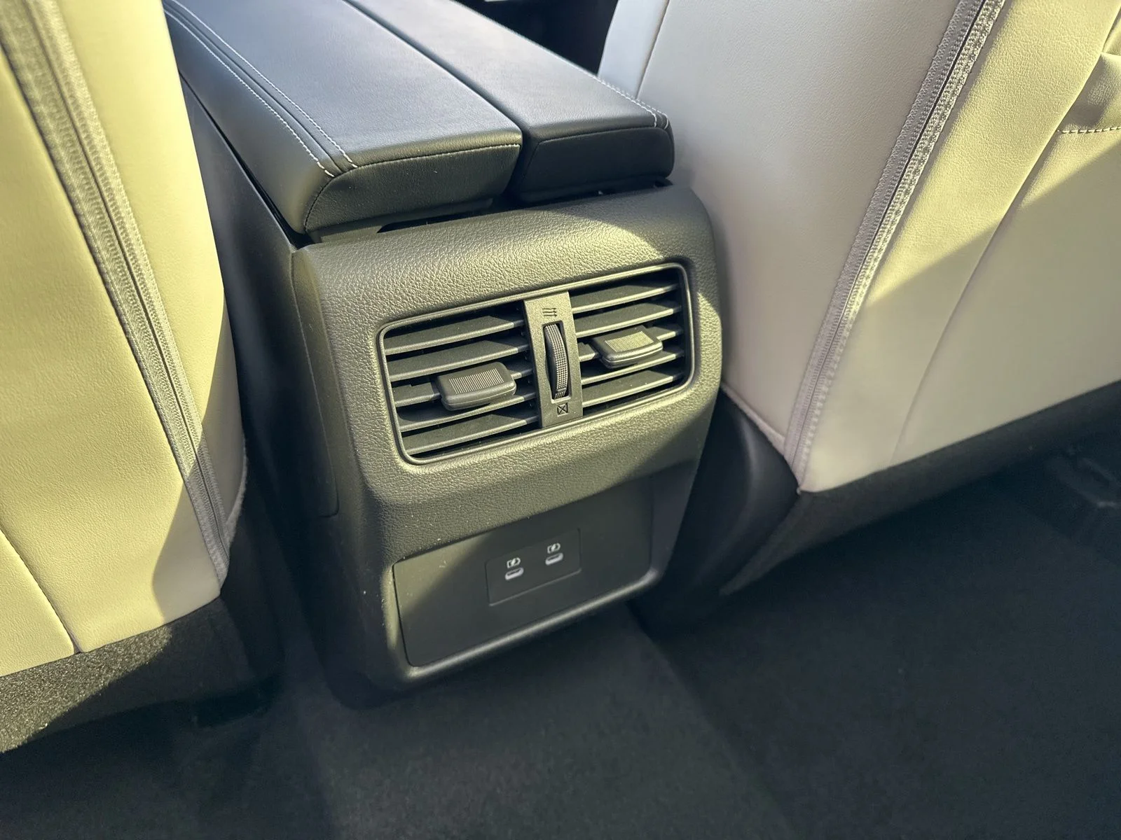New 2026 Everest White Pearl TriCoat Nissan Dark Armor™ image 18