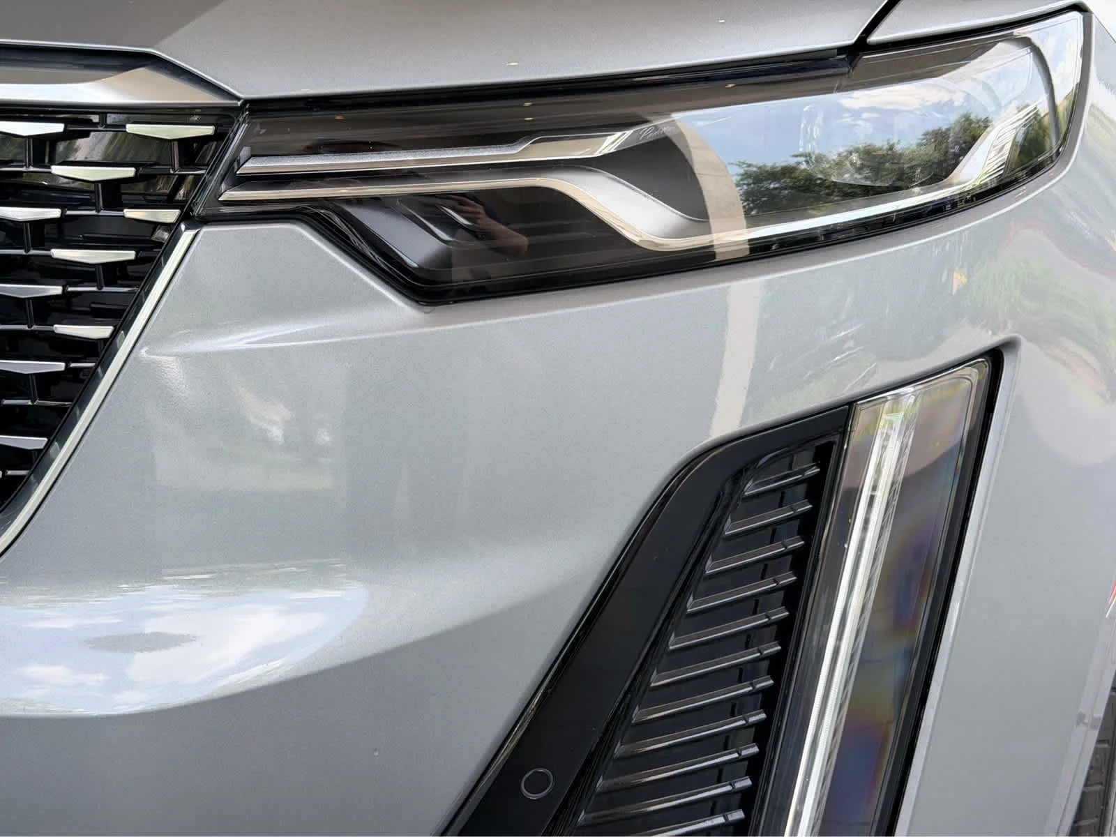 Certified Used 2025 Argent Silver Metallic Cadillac Premium Luxury image 9