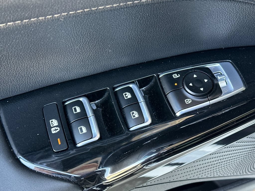 2025 Kia K5 GT-Line - Photo 12