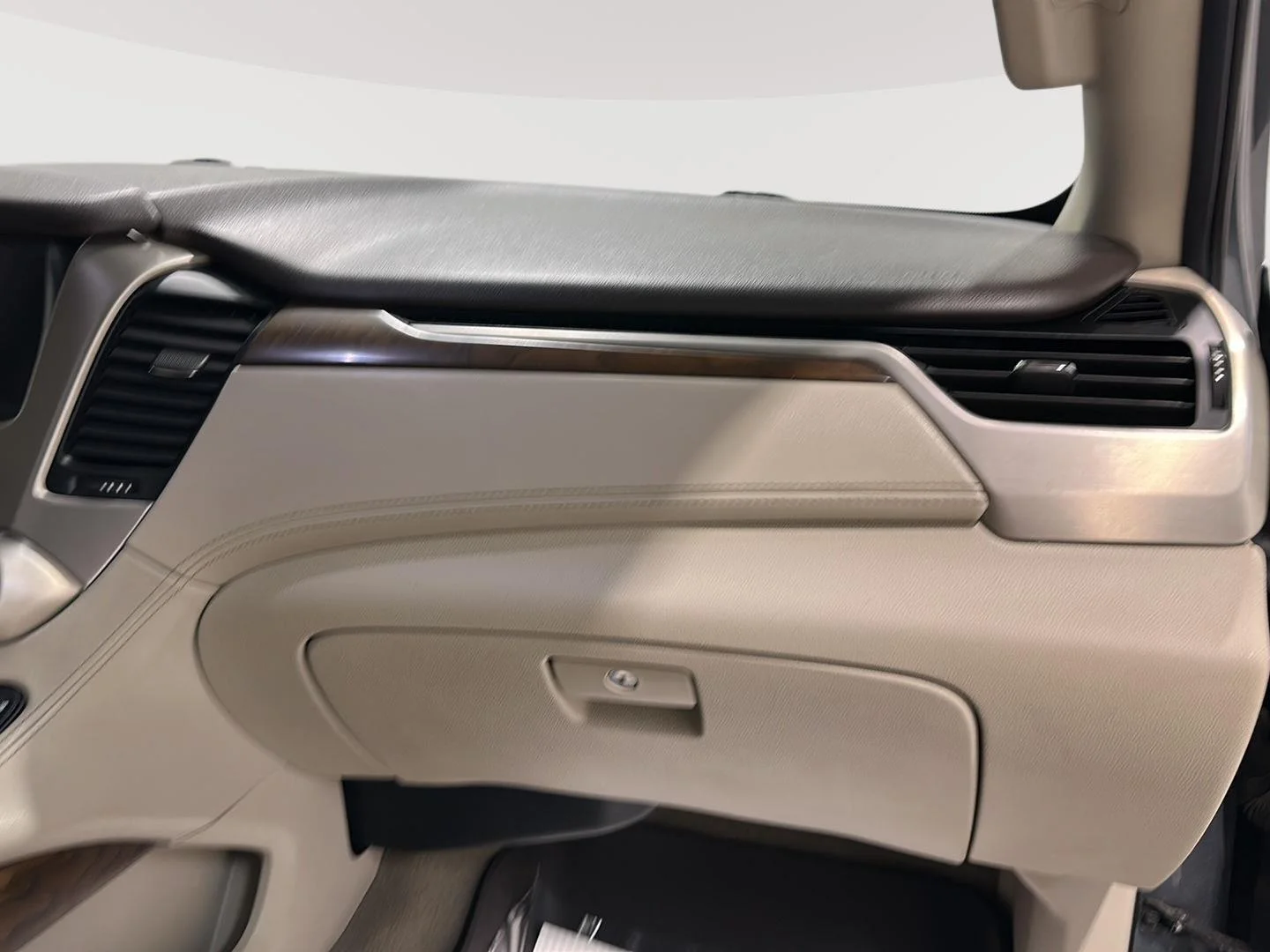 Used 2019 SATIN STEEL METALLIC GMC Denali image 28