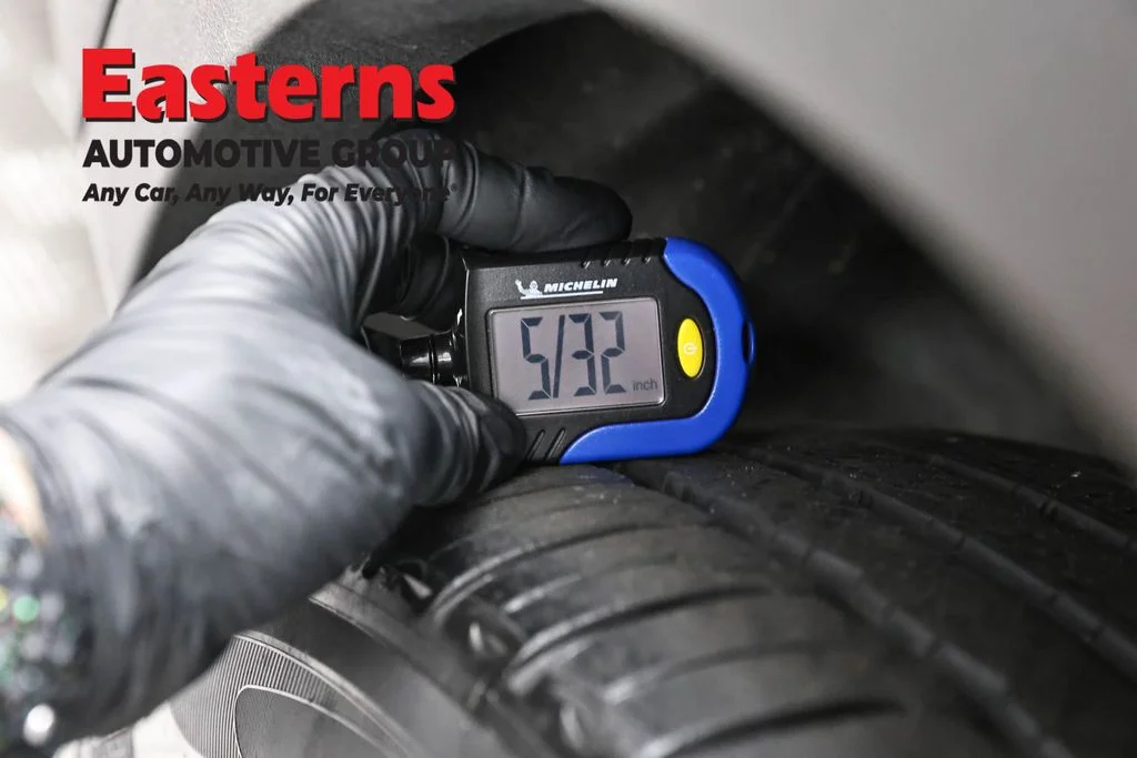 Used 2020 Blue Volvo R-Design image 26
