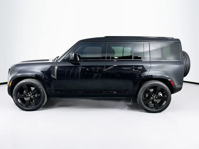 Certified Used 2024 Santorini Black Land Rover X-Dynamic SE image 8