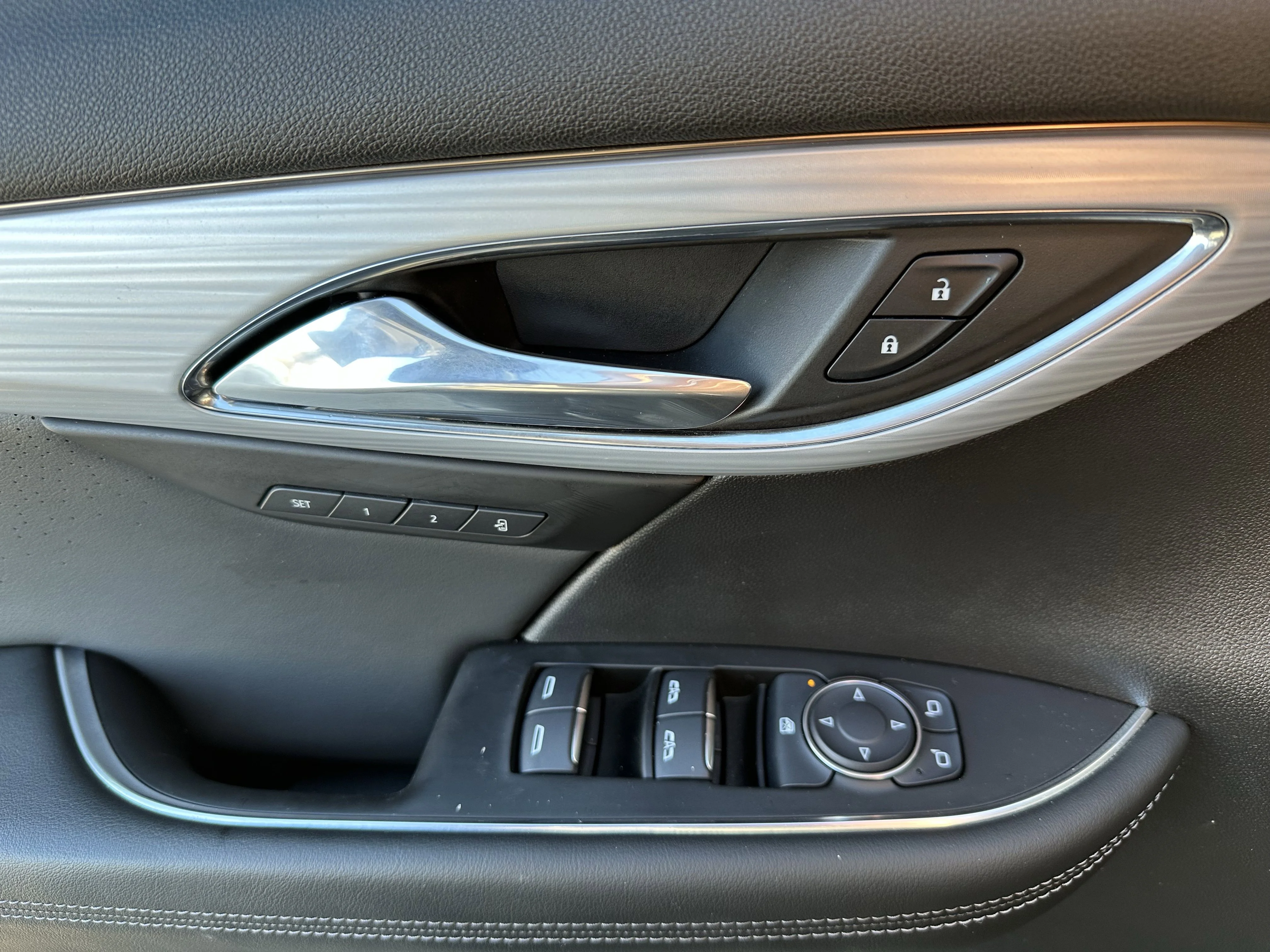 Certified Used 2024 Black Buick Avenir image 9