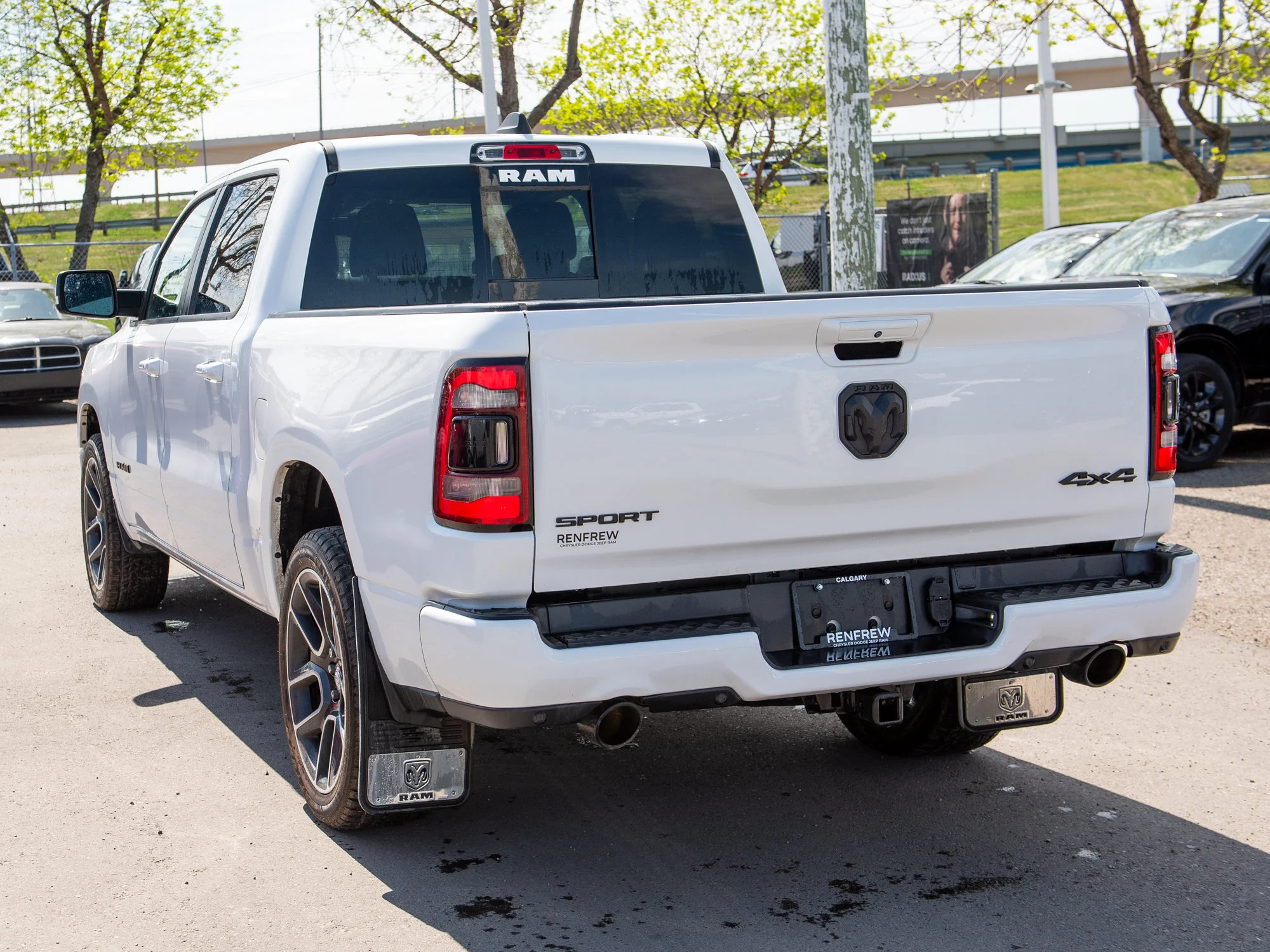 Certified Used 2020 White RAM Sport * One Owner | Panoramic Sunroof | Apple CarPlay | Remote Start | HEMI V8 image 13