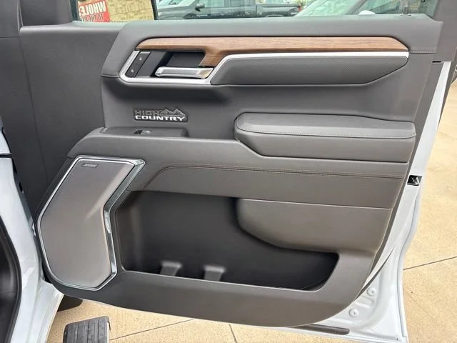 New 2026 Polar White Tricoat Chevrolet High Country image 36