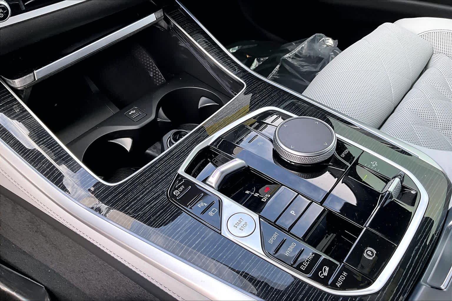 2026 BMW X5 50e - Photo 7