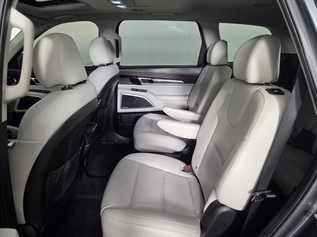 Used 2021 Gravity Grey Kia S image 23