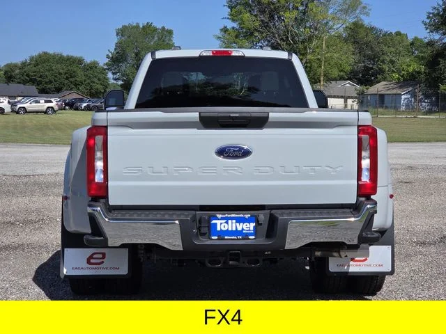 New 2026 Avalanche Ford F-350® XLT image 5