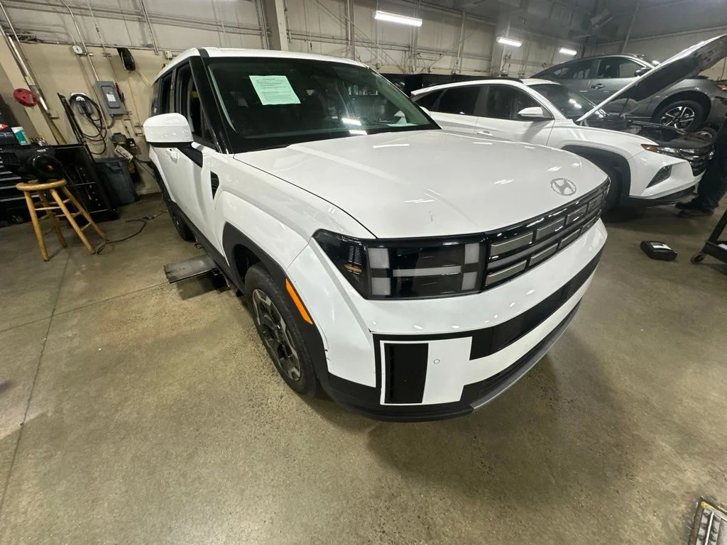 Used 2024 White Hyundai SE image 1