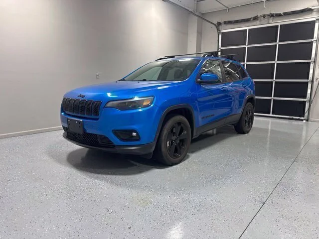 Used 2021 Blue Jeep Latitude Plus image 2