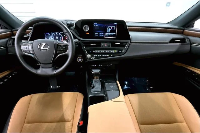 Used 2022 Iridium Lexus 350 image 17