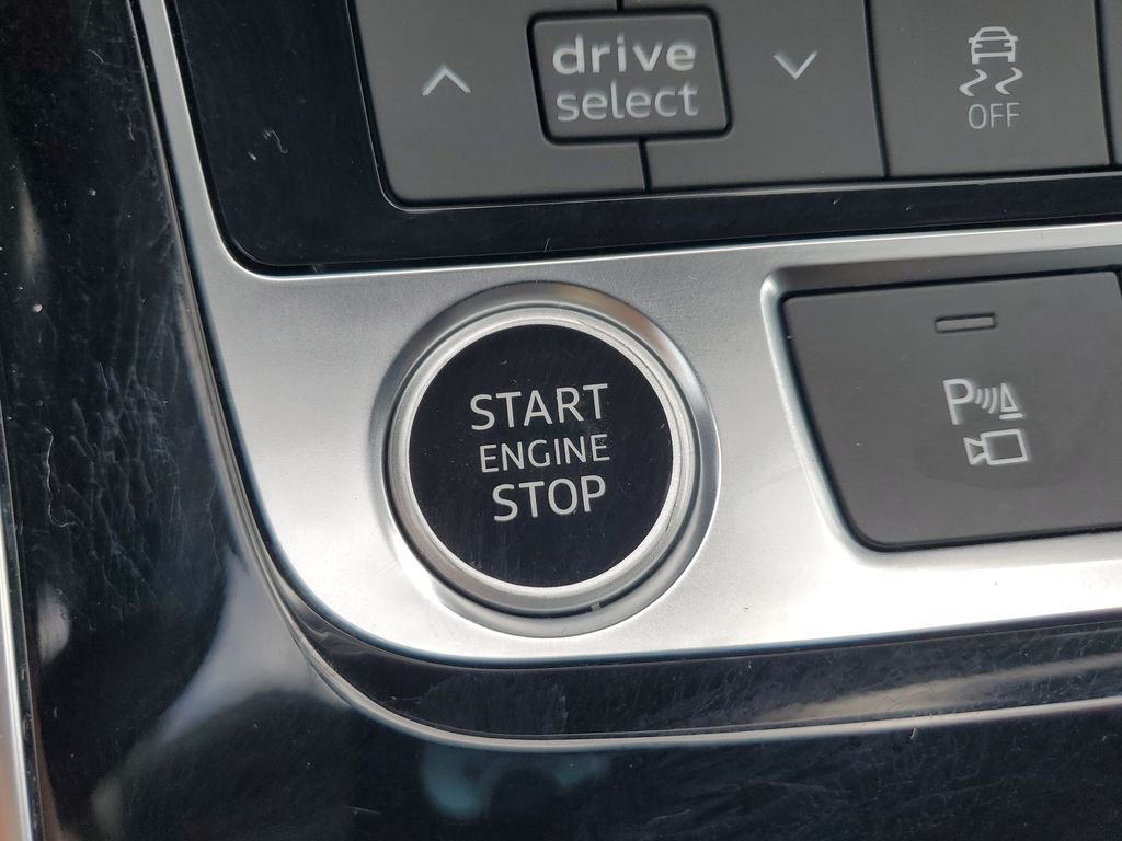 Used 2025  Audi 55 Premium Plus image 22