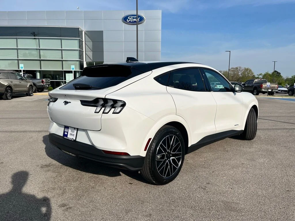 New 2026 White Ford Premium image 5