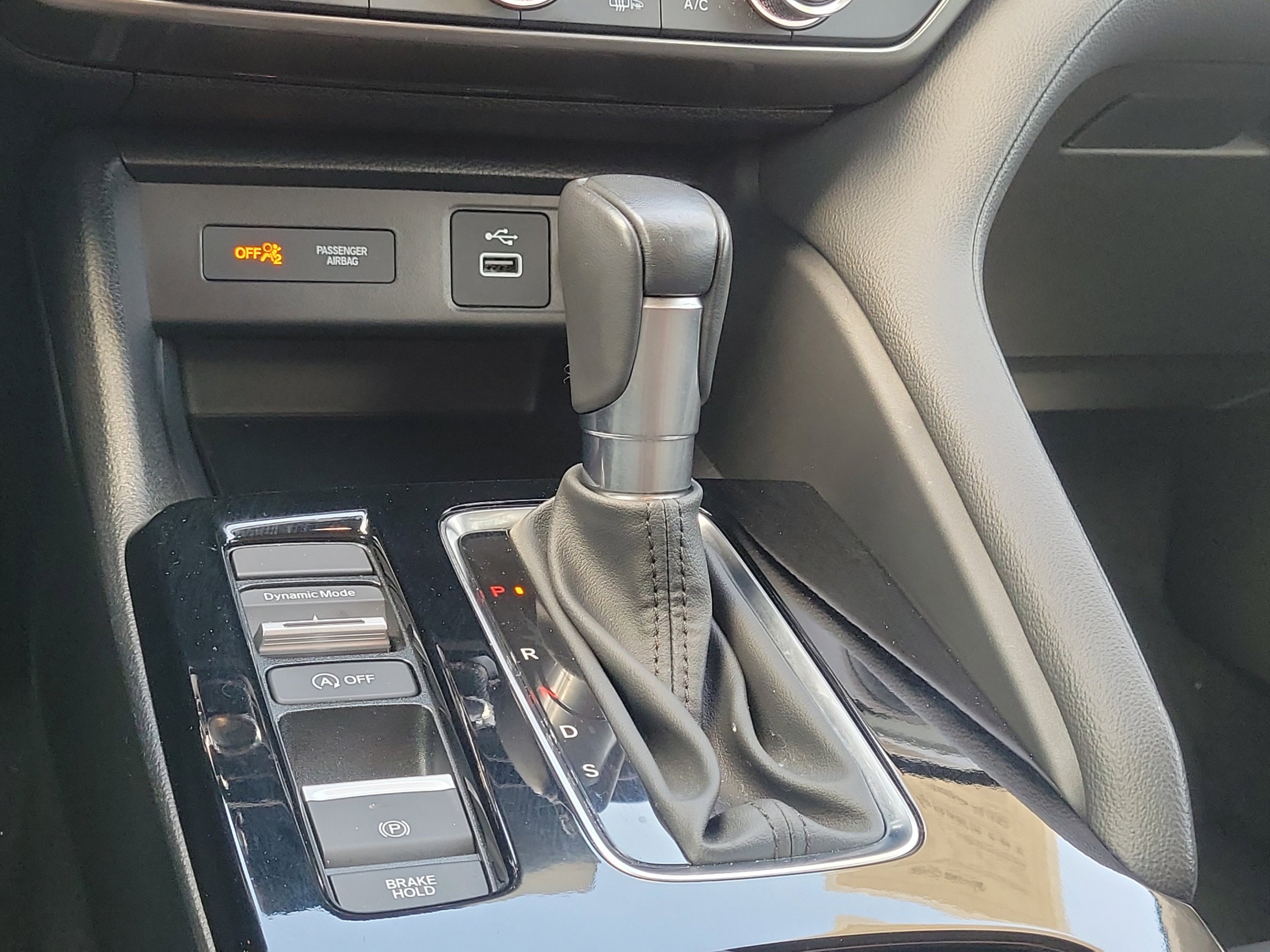 Used 2024 White Acura  image 18