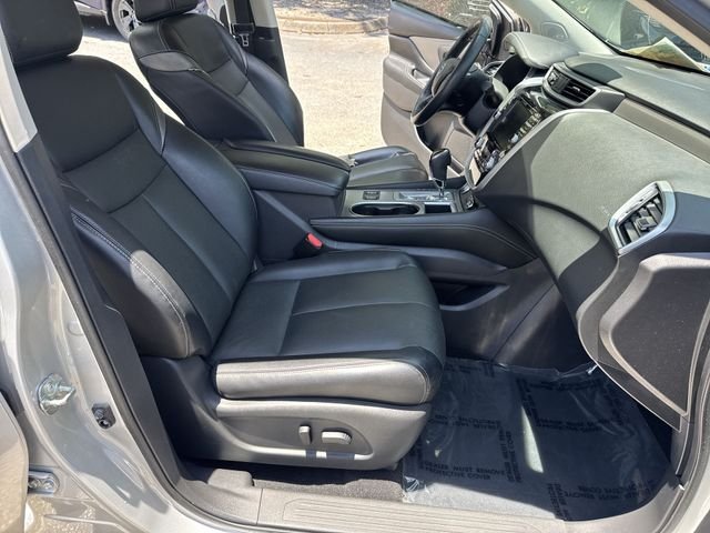 Used 2021 Silver Nissan SL image 10