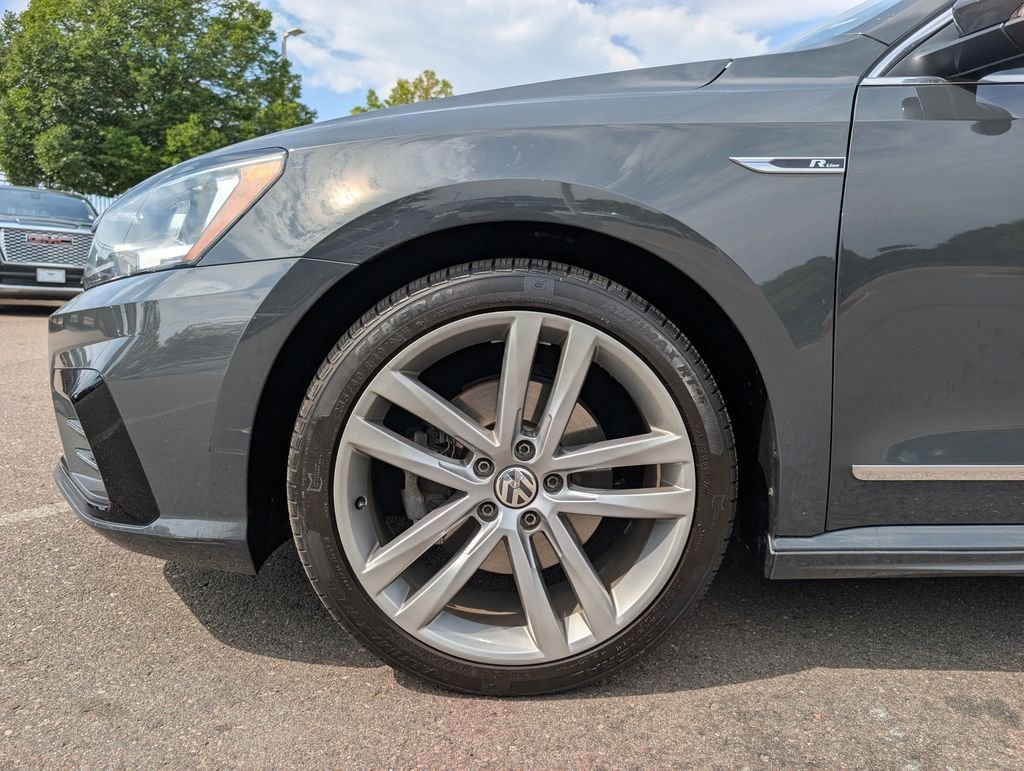 Used 2017 Gray Volkswagen 1.8T R-Line image 11