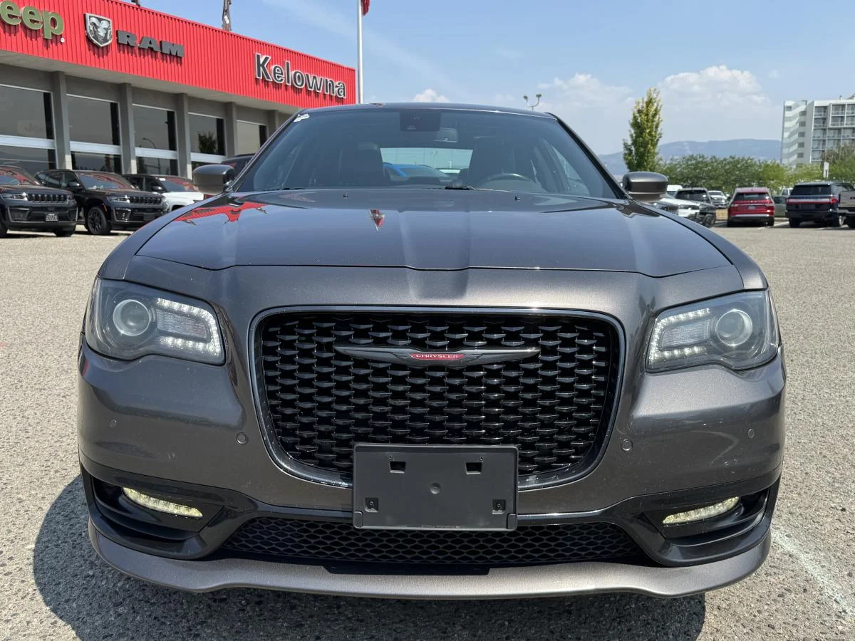 Used 2021 Black Chrysler S V6 Awd image 3