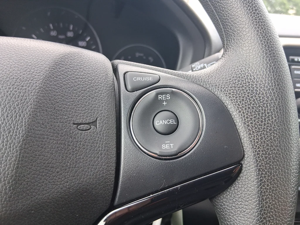 Used 2022 White Honda LX image 17