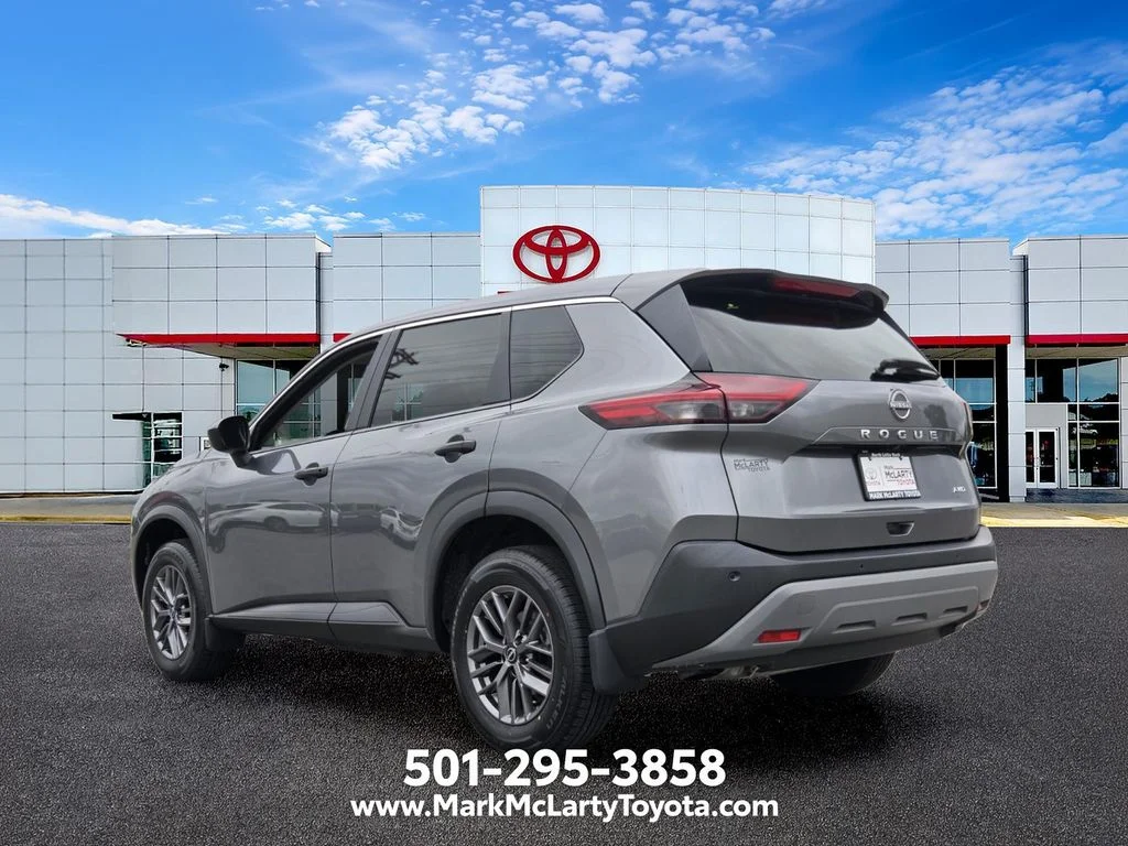 Used 2023 Gray Nissan S image 3
